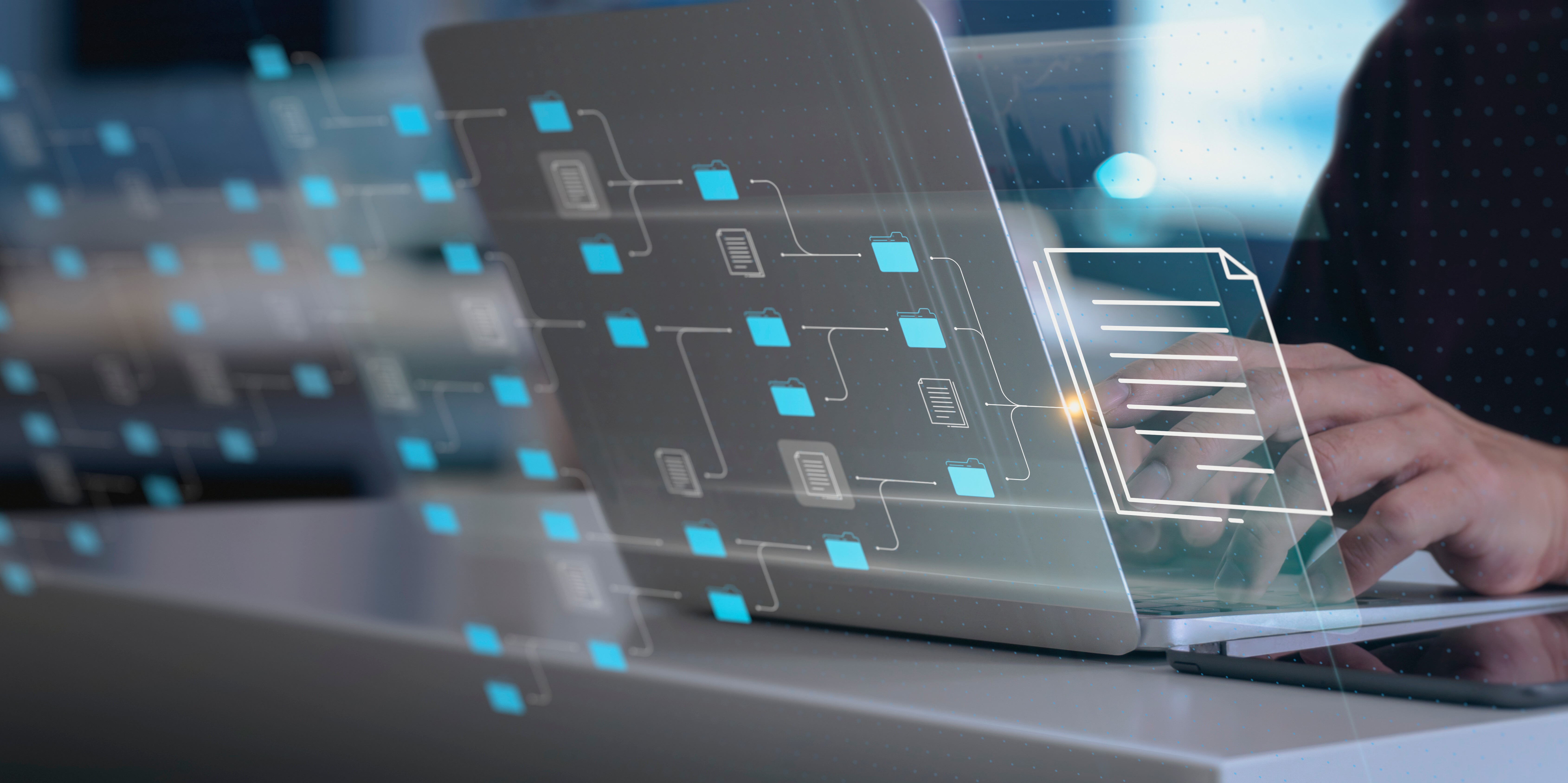 Mann am Laptop mit digitalen Icons