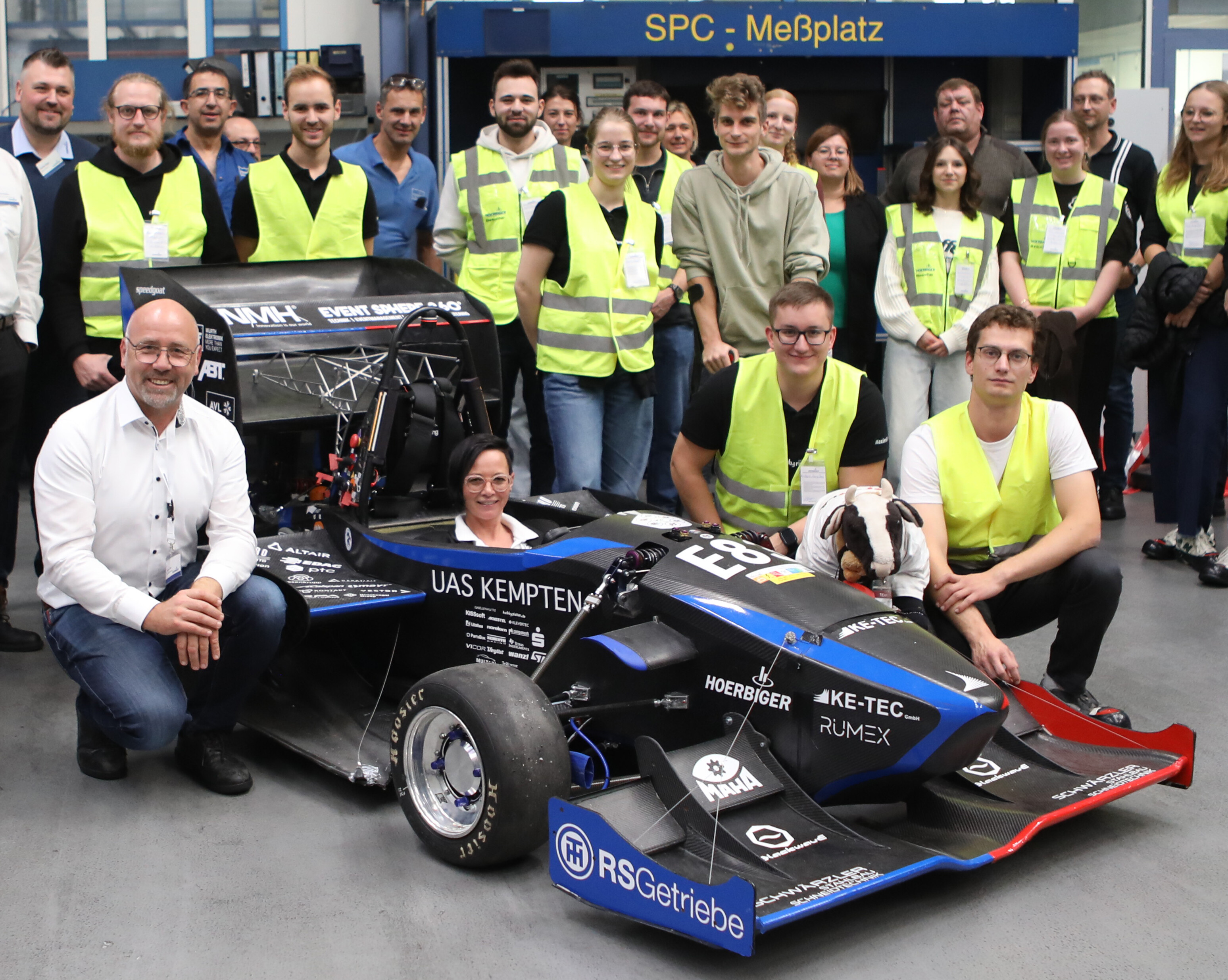 HOERBIGER promotes young technical talent: Infinity Racing Team from Kempten University visits Schongau HOERBIGER promotes young technical talent: Infinity Racing Team from Kempten University visits Schongau